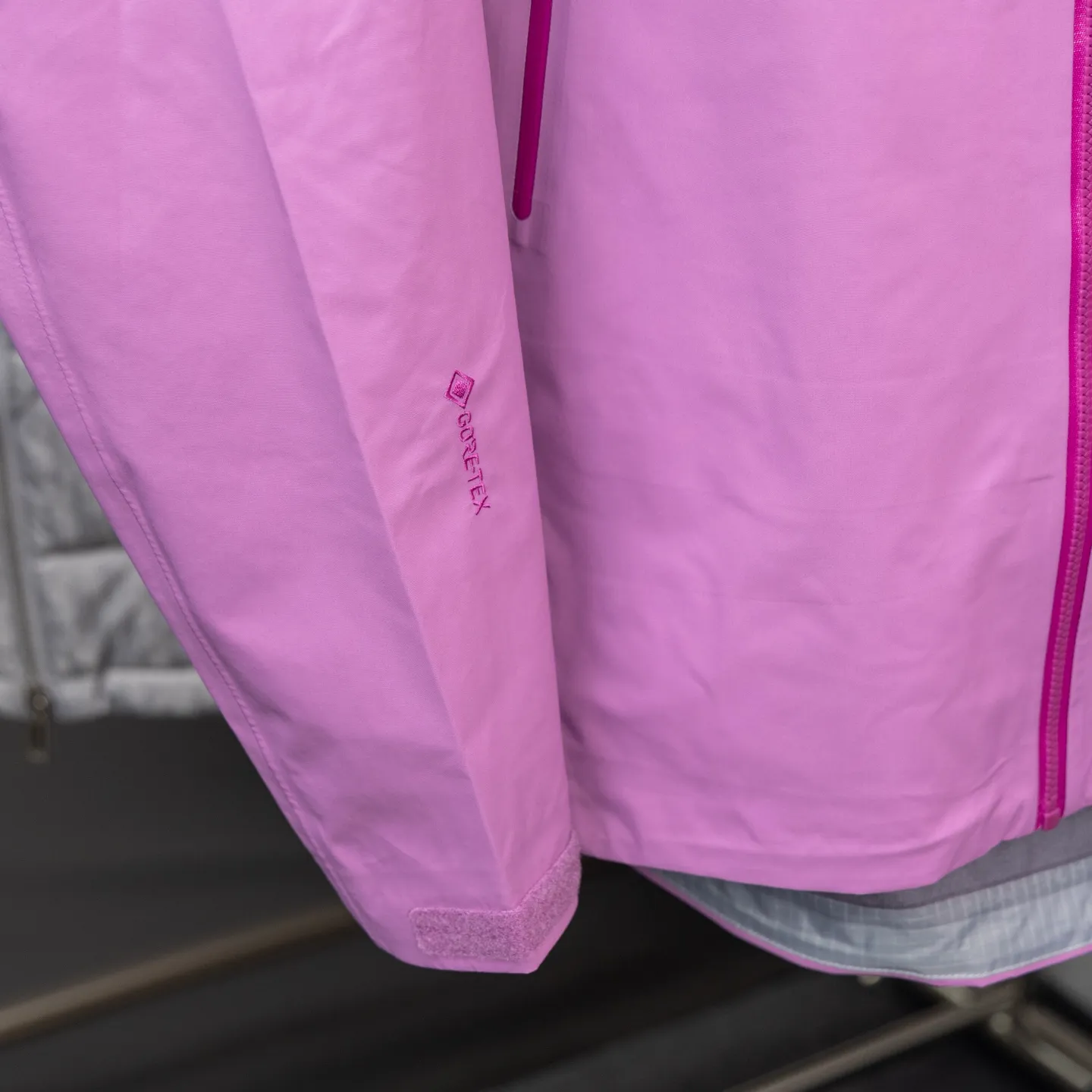 🆕🆕🆕🆕 ARCTERYX Beta SLSeries SL GORE-TEX Breathable Breathable Series Versatile ， bluesign@ N '3LGORE-TEX ， ， Wear-Resistant， 、 Breathable， ! ARC TERYX ， 3D Tri-Durance ， P ， YKK ， ， ， 。